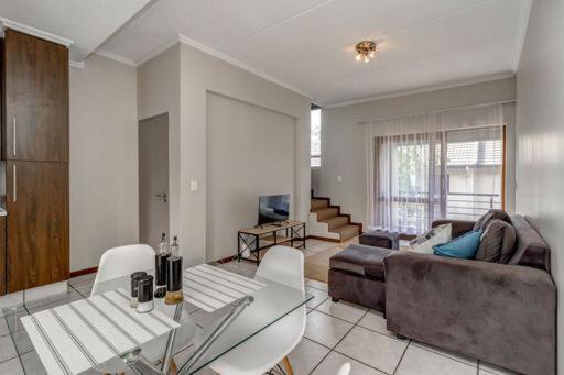 Sisonke Apartment Monte Sandton Eksteriør billede