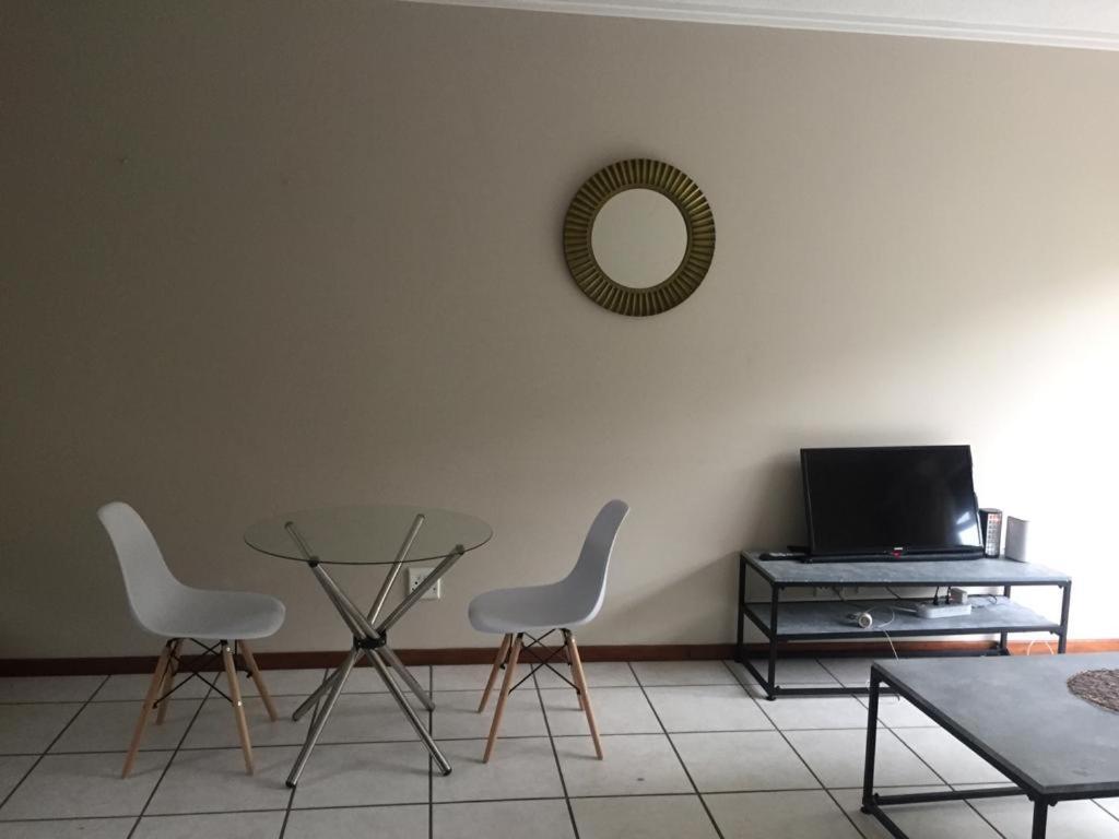 Sisonke Apartment Monte Sandton Eksteriør billede